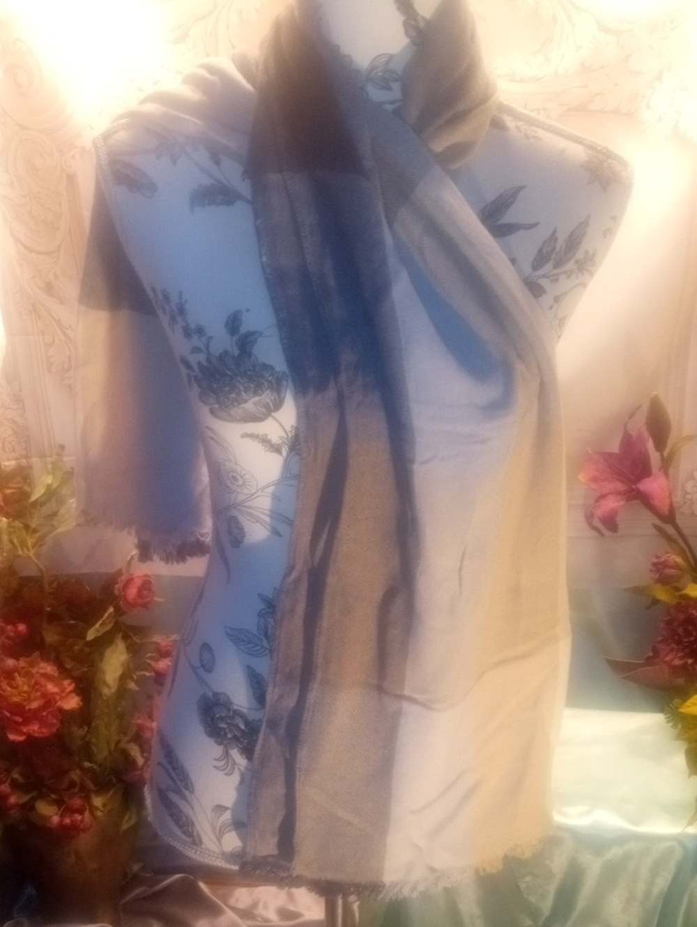 Lightweight Two-Tone Scarf in Gray and Cream